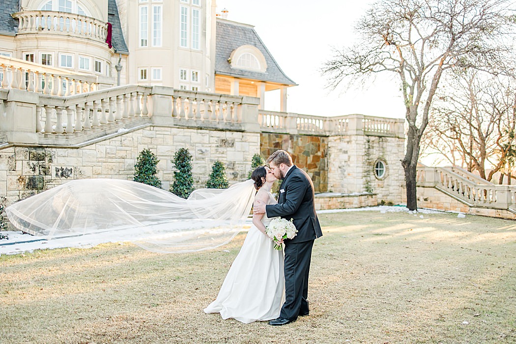 The Olana Venue Winter Wedding Photos By Dallas Wedding Photographer Allison Jeffers Photography 0121