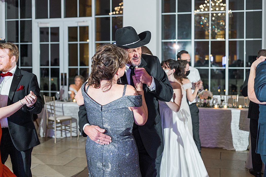 The Olana Venue Winter Wedding Photos By Dallas Wedding Photographer Allison Jeffers Photography 0208