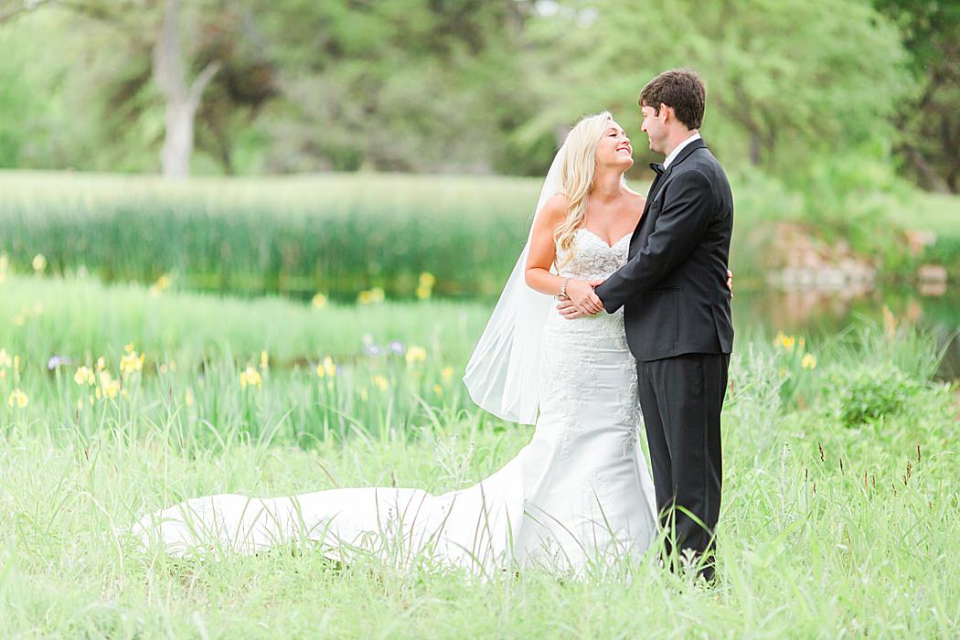 A Horseshoe Bay Wedding at Escondido Golf and Lake Club by Allison Jeffers Photography 0013
