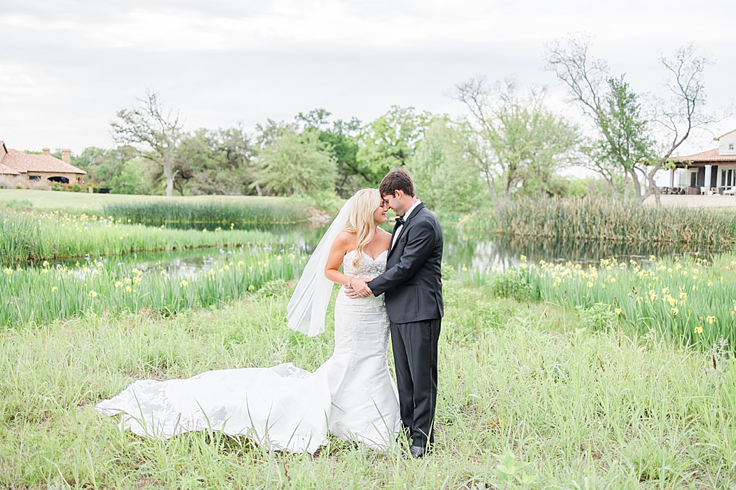 A Horseshoe Bay Wedding at Escondido Golf and Lake Club by Allison Jeffers Photography 0014