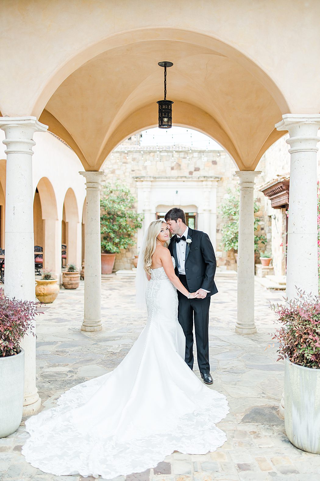 A Horseshoe Bay Wedding at Escondido Golf and Lake Club by Allison Jeffers Photography 0020