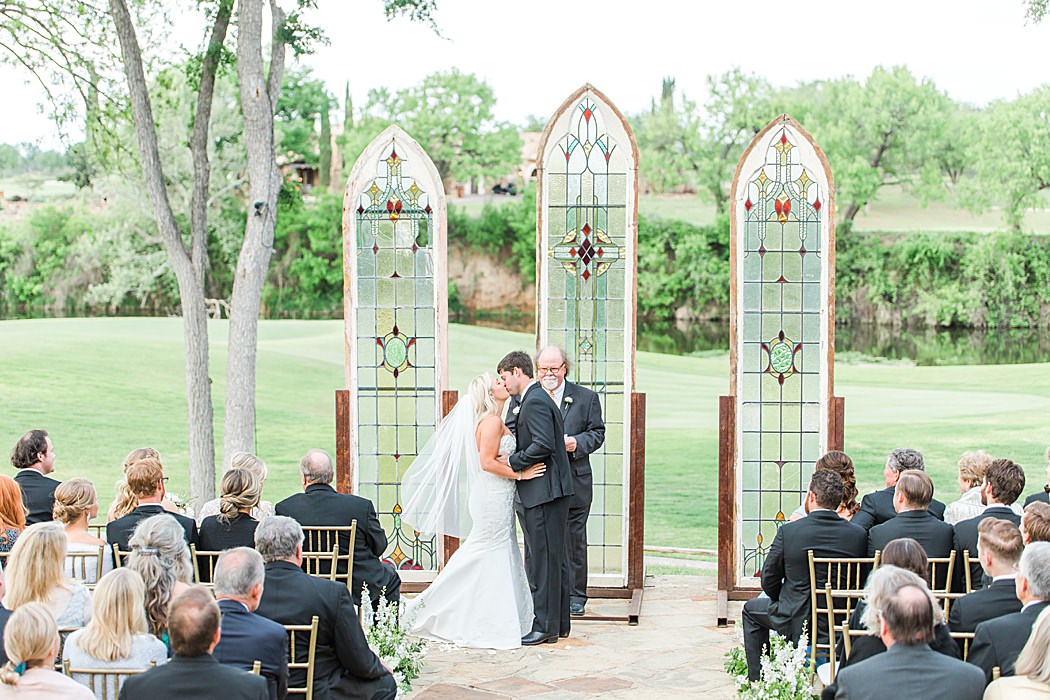 A Horseshoe Bay Wedding at Escondido Golf and Lake Club by Allison Jeffers Photography 0052