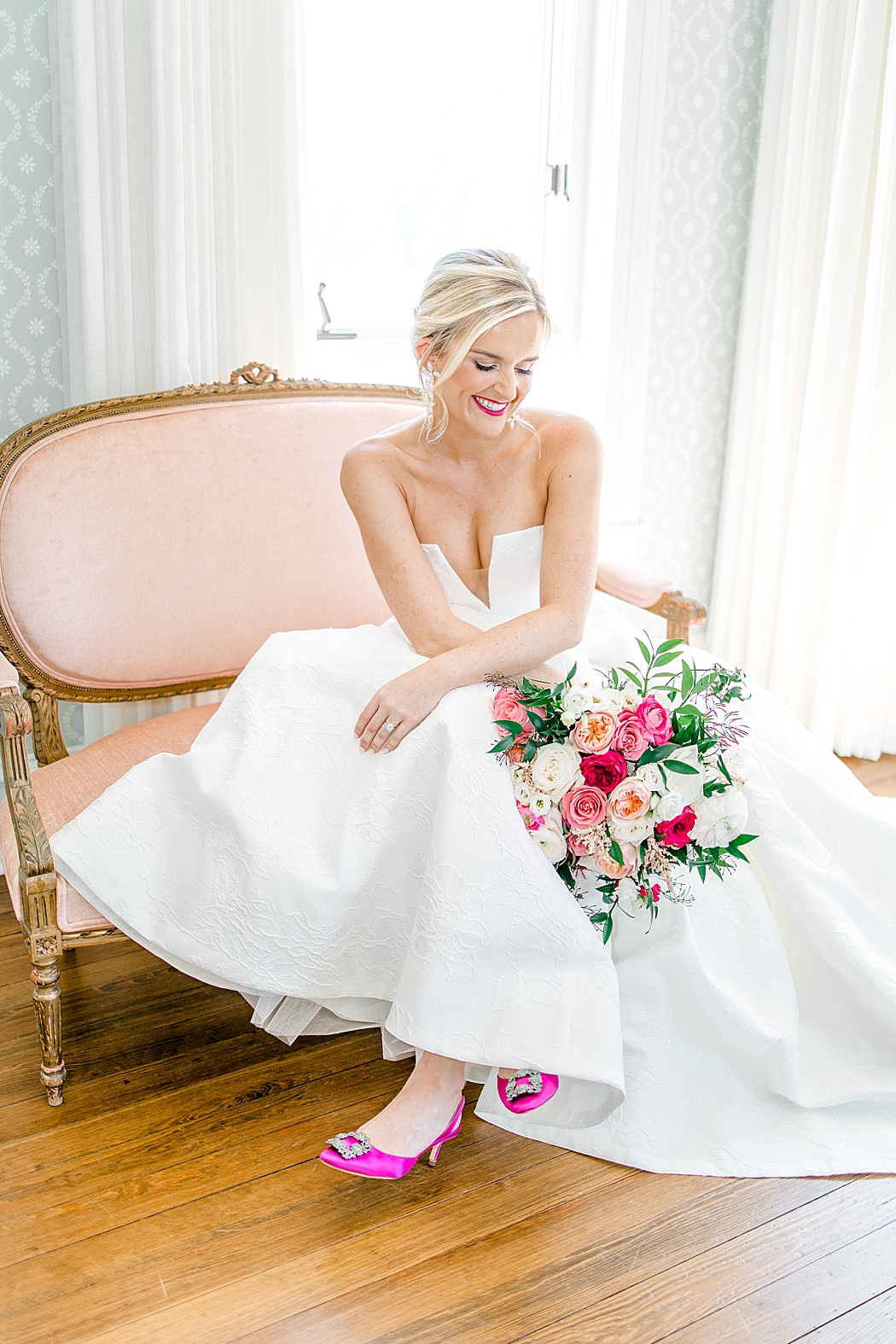 Woodbine Mansion wedding bridal photos by Allison Jeffers Photography in Round Rock Texas 0011