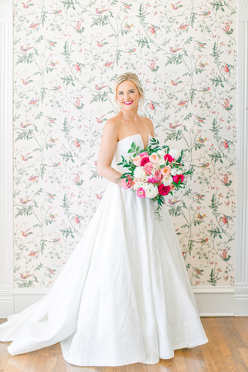 Woodbine Mansion wedding bridal photos by Allison Jeffers Photography in Round Rock Texas 0015