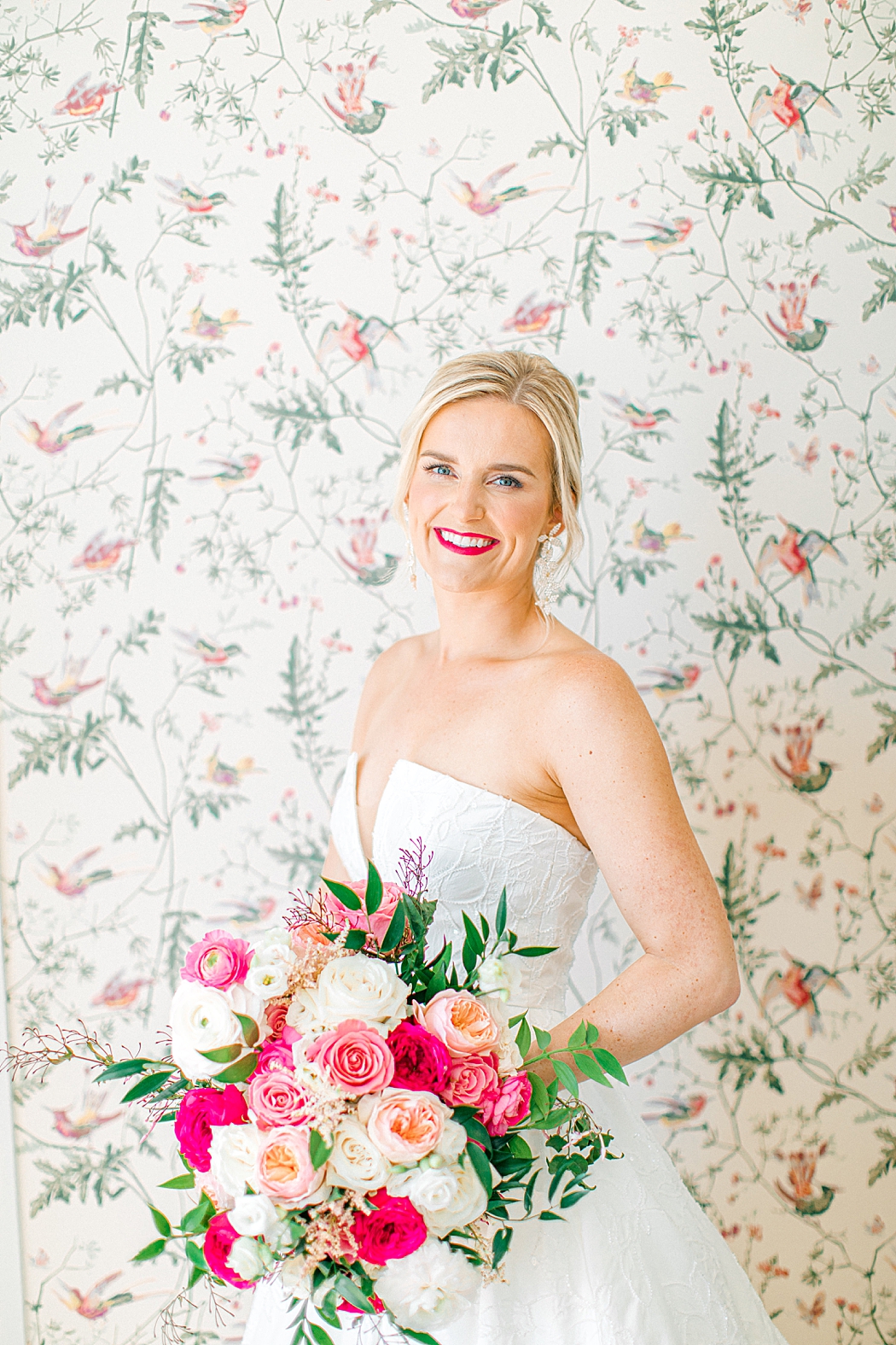 Woodbine Mansion wedding bridal photos by Allison Jeffers Photography in Round Rock Texas 0016