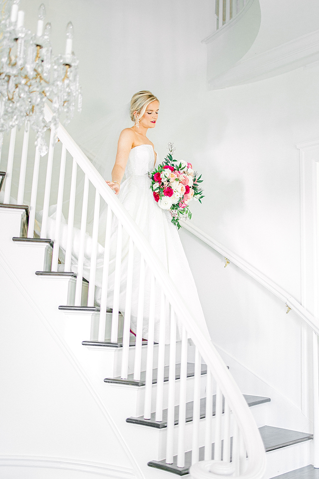 Woodbine Mansion wedding bridal photos by Allison Jeffers Photography in Round Rock Texas 0028