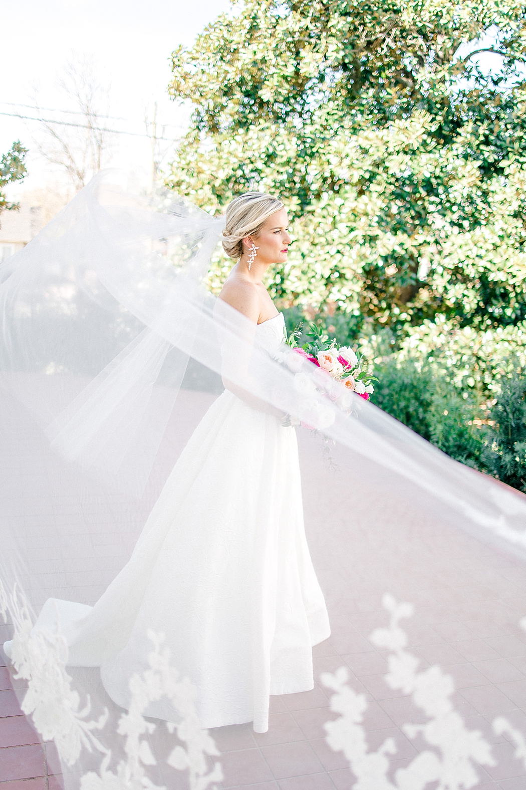 Woodbine Mansion wedding bridal photos by Allison Jeffers Photography in Round Rock Texas 0040