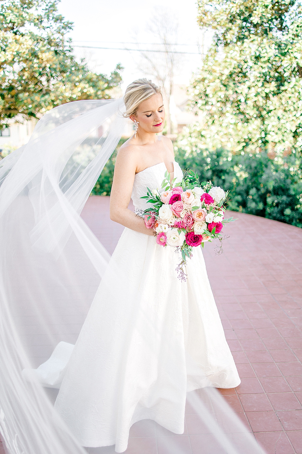 Woodbine Mansion wedding bridal photos by Allison Jeffers Photography in Round Rock Texas 0041