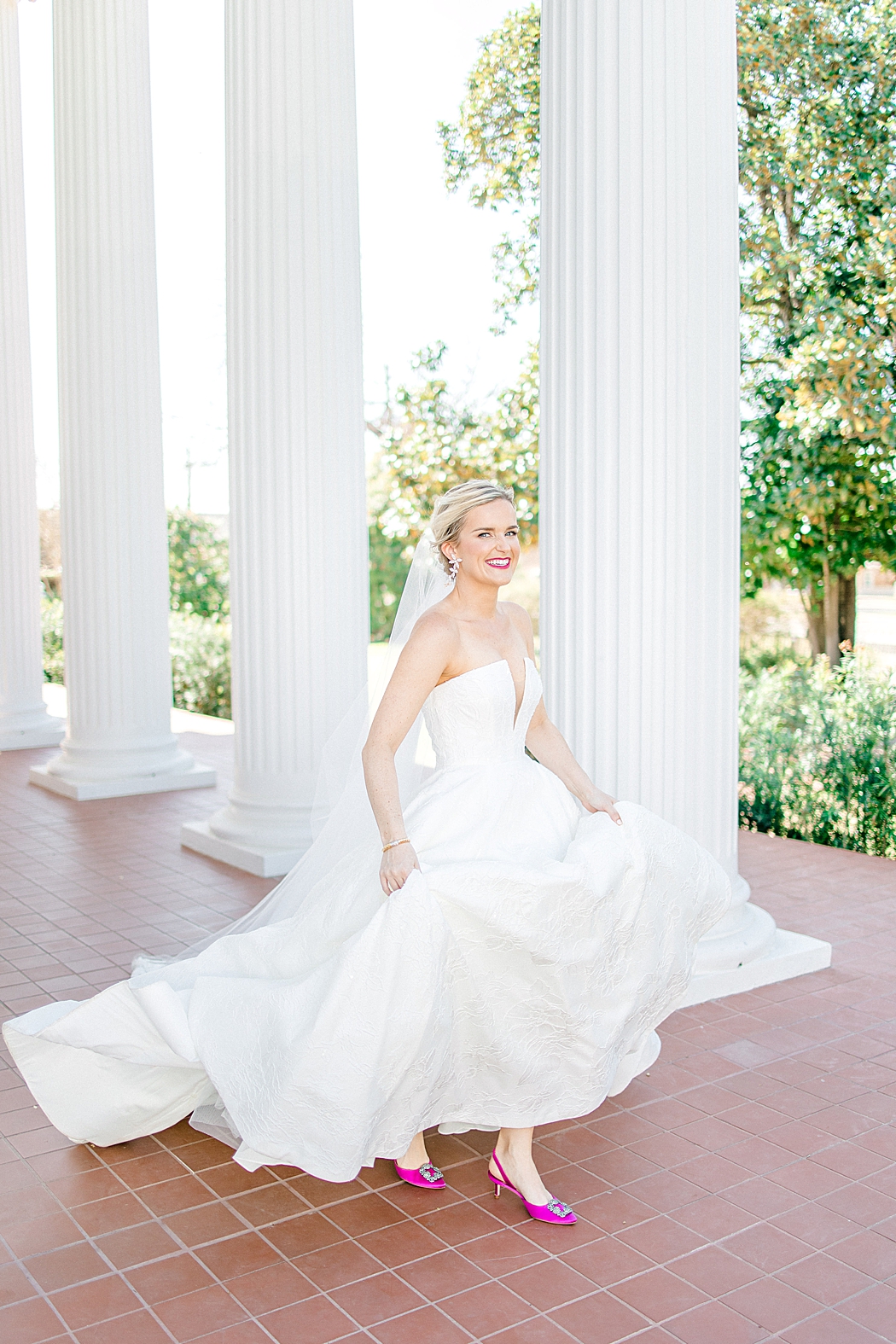 Woodbine Mansion wedding bridal photos by Allison Jeffers Photography in Round Rock Texas 0043