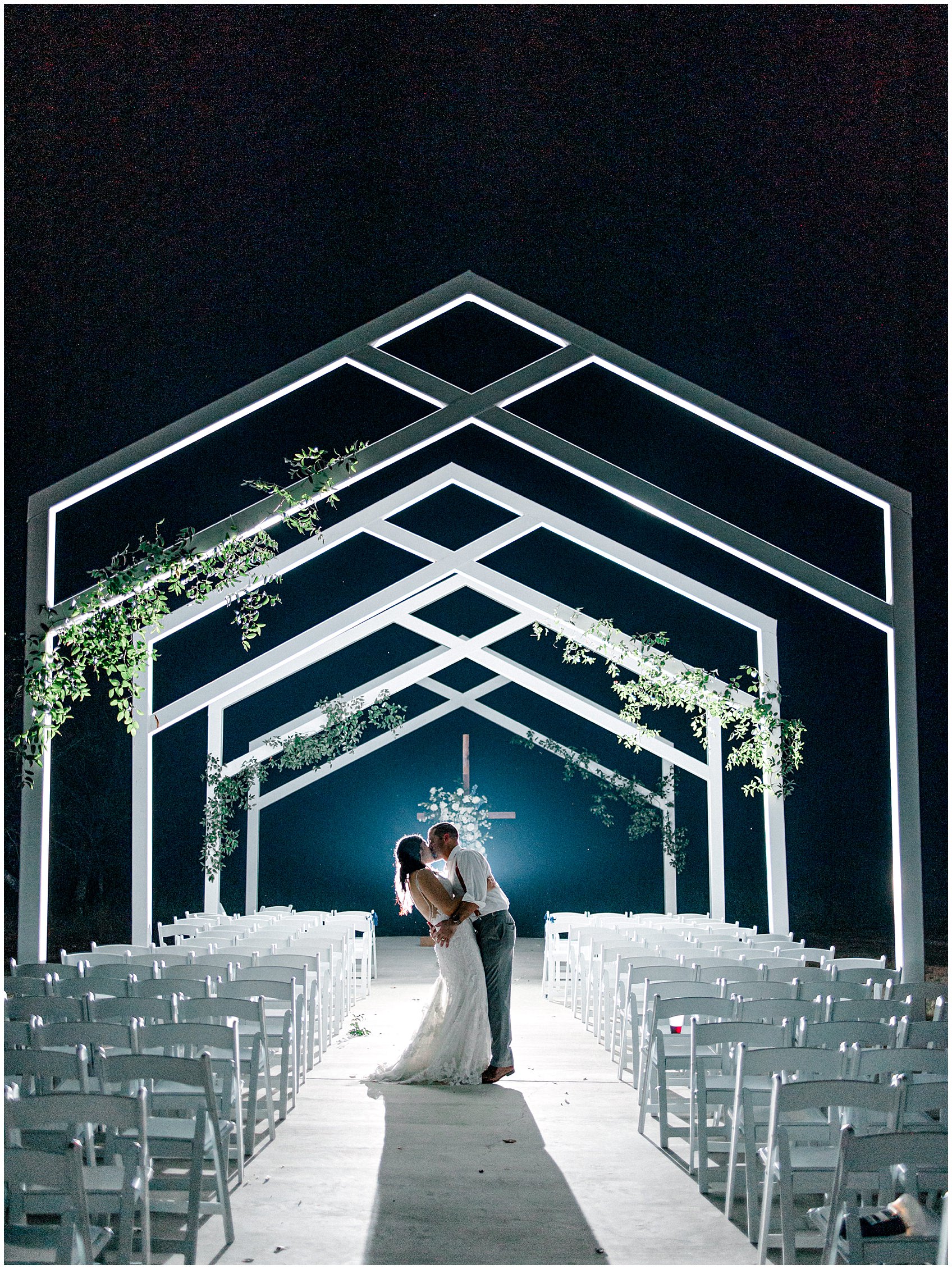 Swallows Eve wedding in Fredericksburg Texas by Allison Jeffers Photography 0115