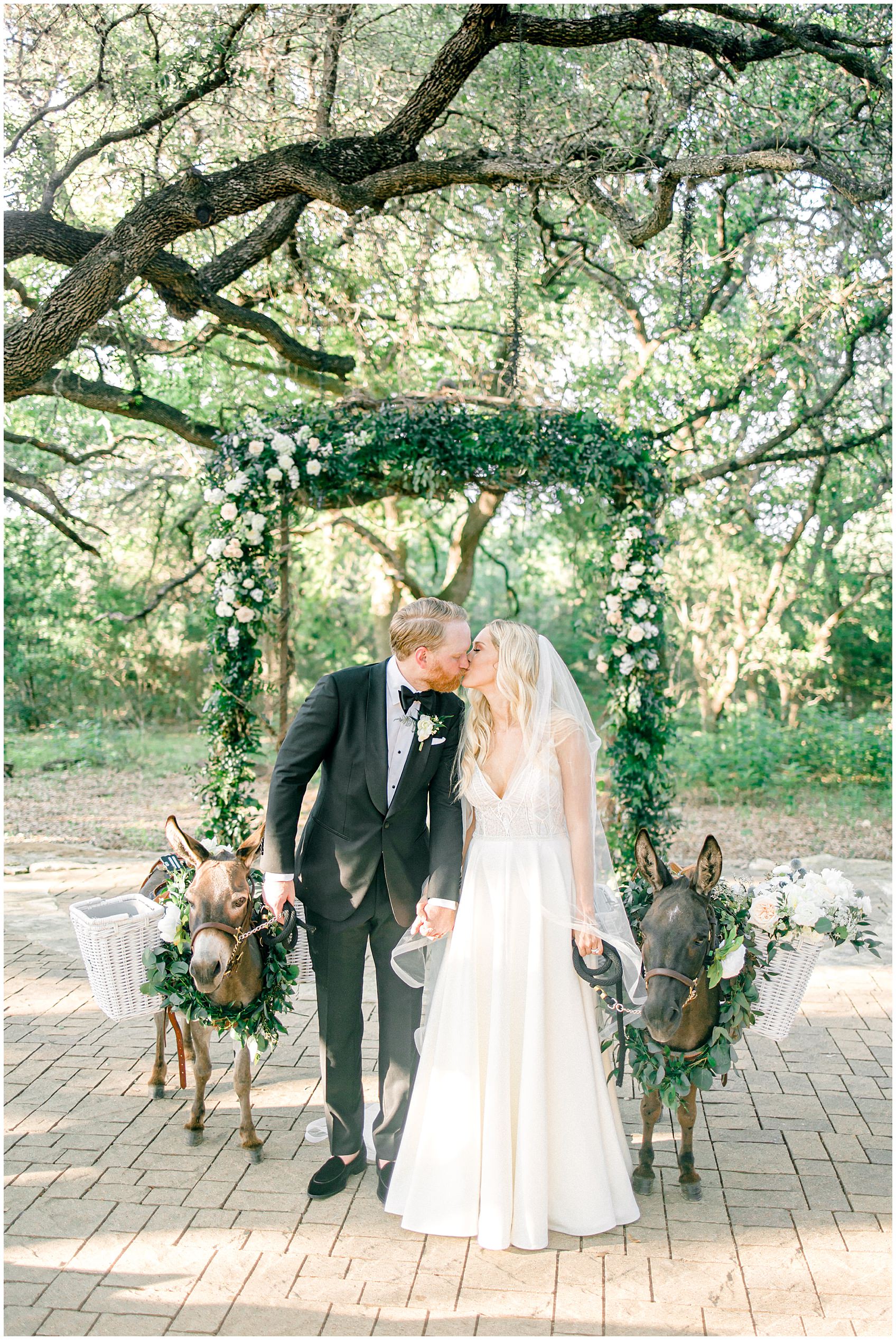 camp lucy wedding sacred oaks venue with beer burros by Allison Jeffers Photography 0074