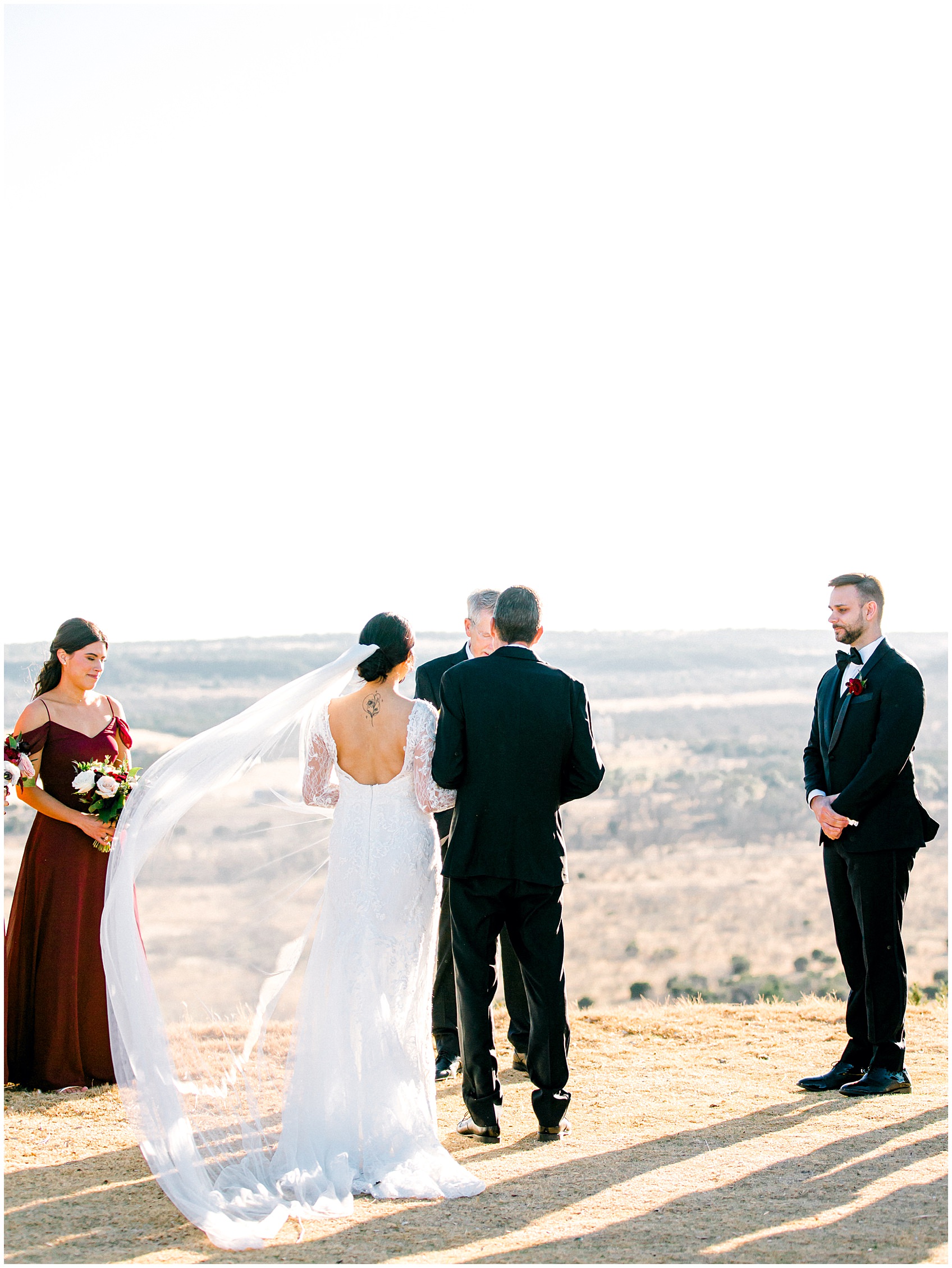 contigo ranch wedding in Fredericksburg Texas by Allison Jeffers Photography 0041