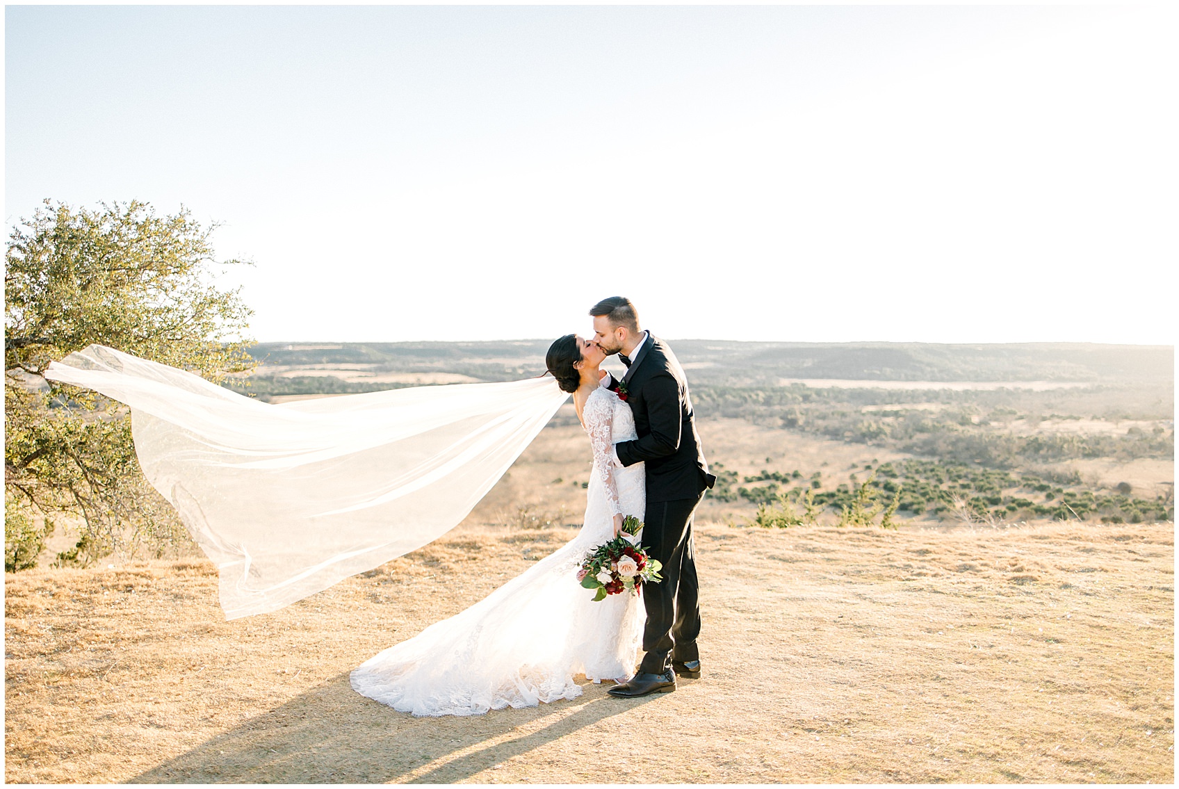 contigo ranch wedding in Fredericksburg Texas by Allison Jeffers Photography 0062