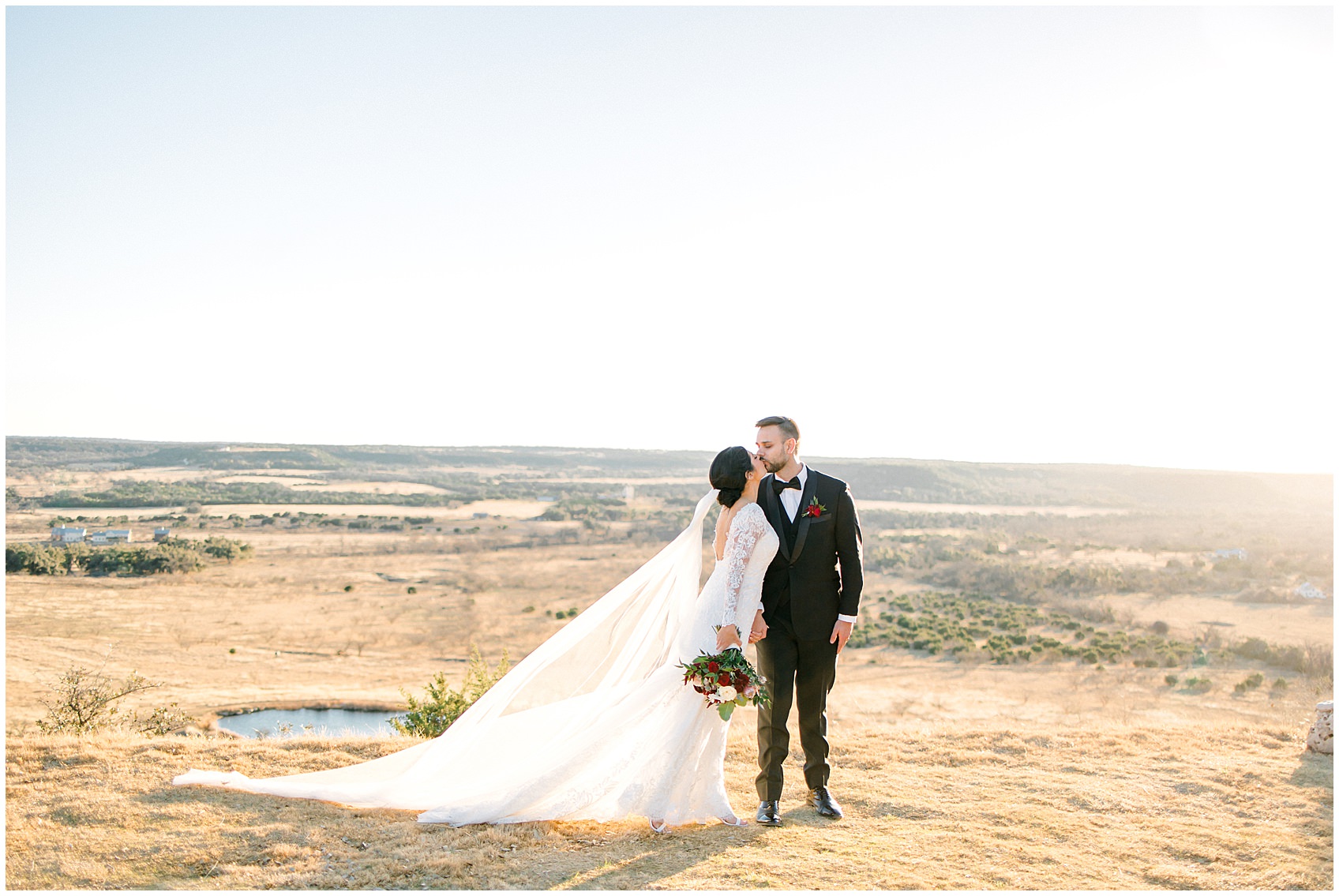 contigo ranch wedding in Fredericksburg Texas by Allison Jeffers Photography 0065