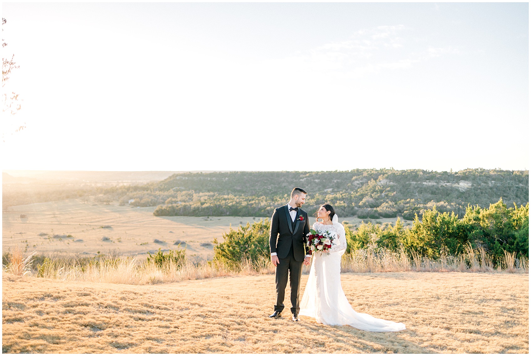 contigo ranch wedding in Fredericksburg Texas by Allison Jeffers Photography 0082